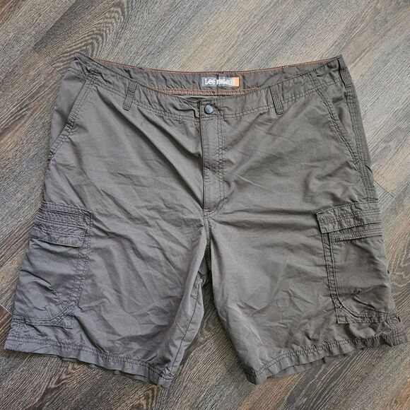 Lee Dungaree Men's Cargo Shorts Size 42 Gray Green (41 Inch Waist) EUC - Picture 1 of 9